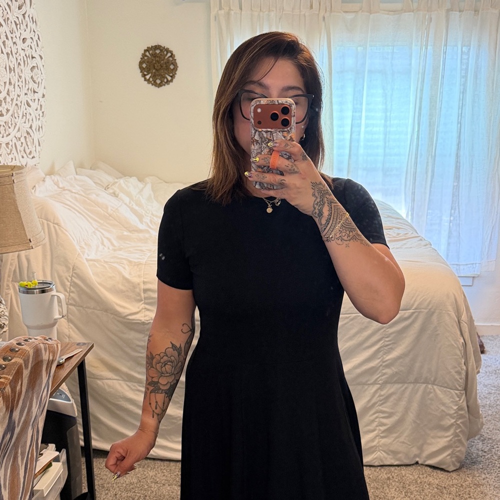 Zara Black Short-Sleeve Fit-and-Flare Midi Dress - Picture 3 of 5